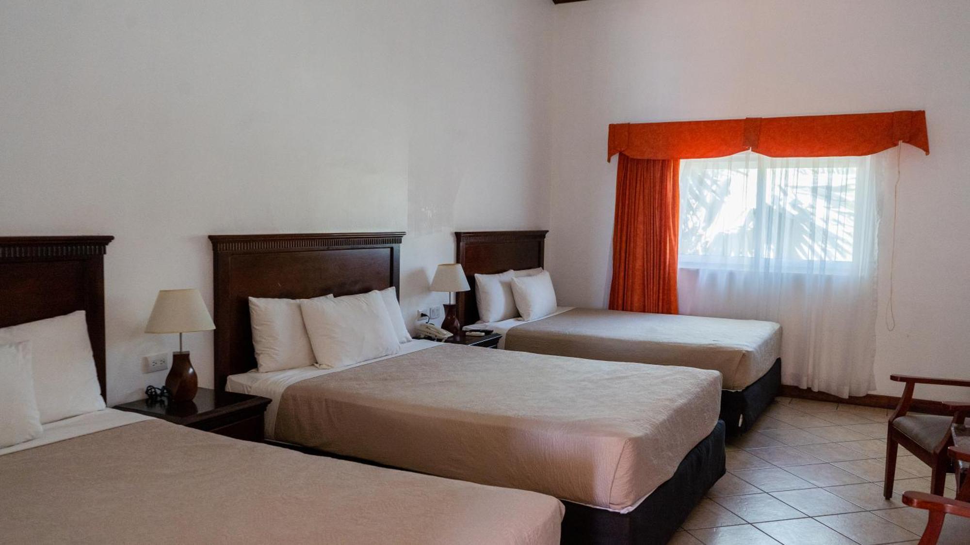 Hotel Cayman Suites مونتيريكو المظهر الخارجي الصورة