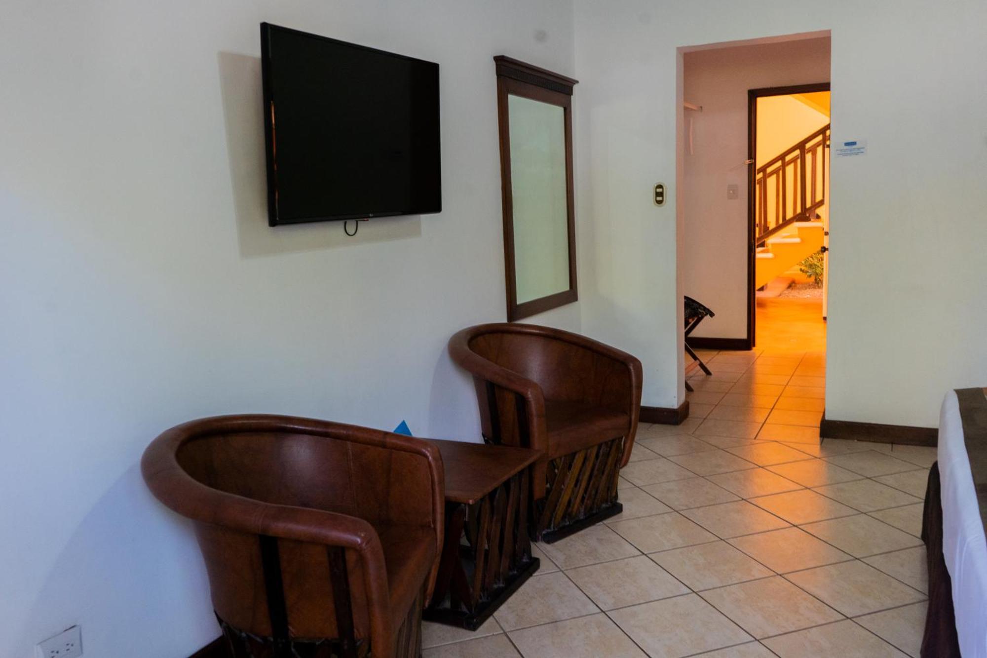Hotel Cayman Suites مونتيريكو المظهر الخارجي الصورة