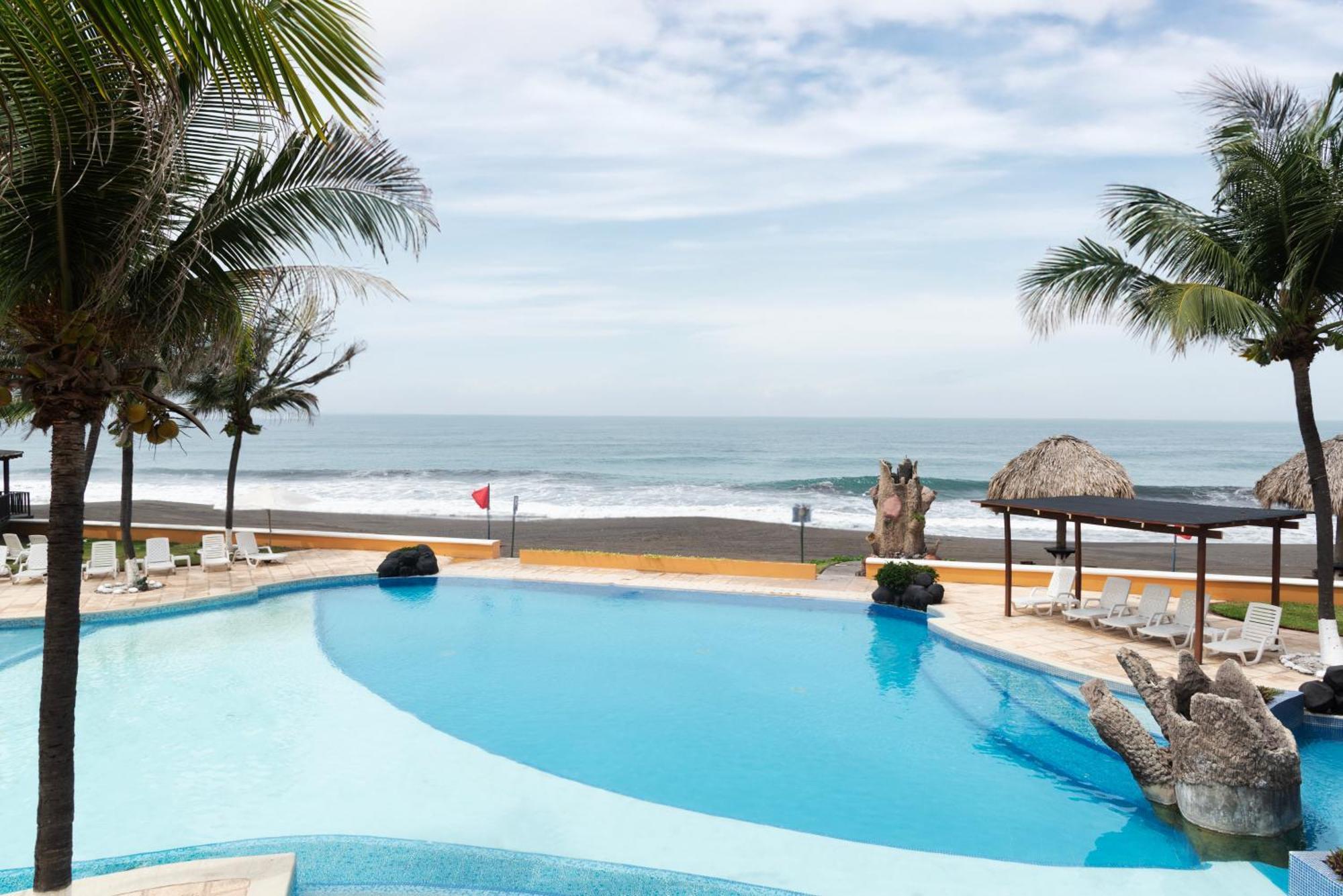Hotel Cayman Suites مونتيريكو المظهر الخارجي الصورة