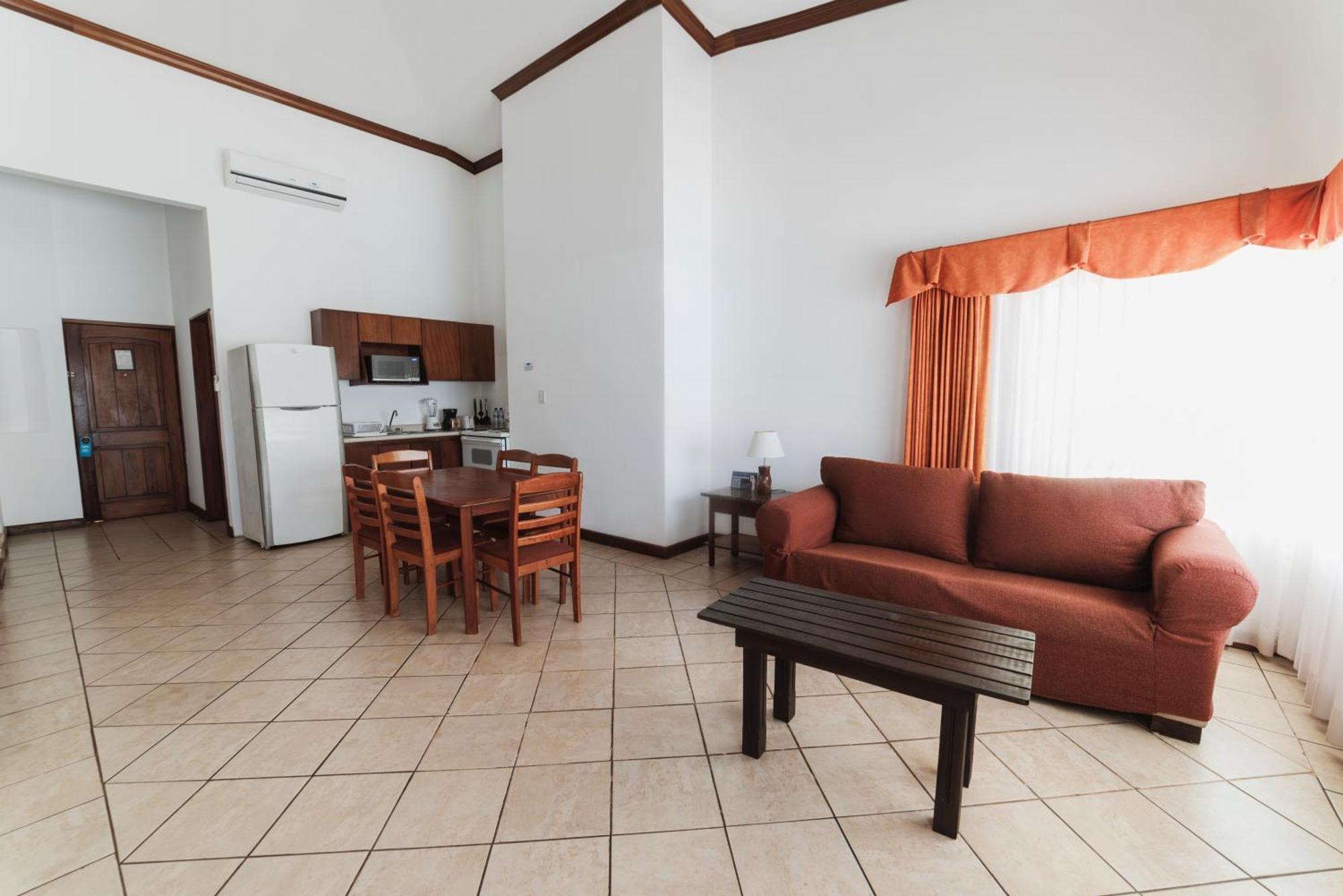 Hotel Cayman Suites مونتيريكو المظهر الخارجي الصورة