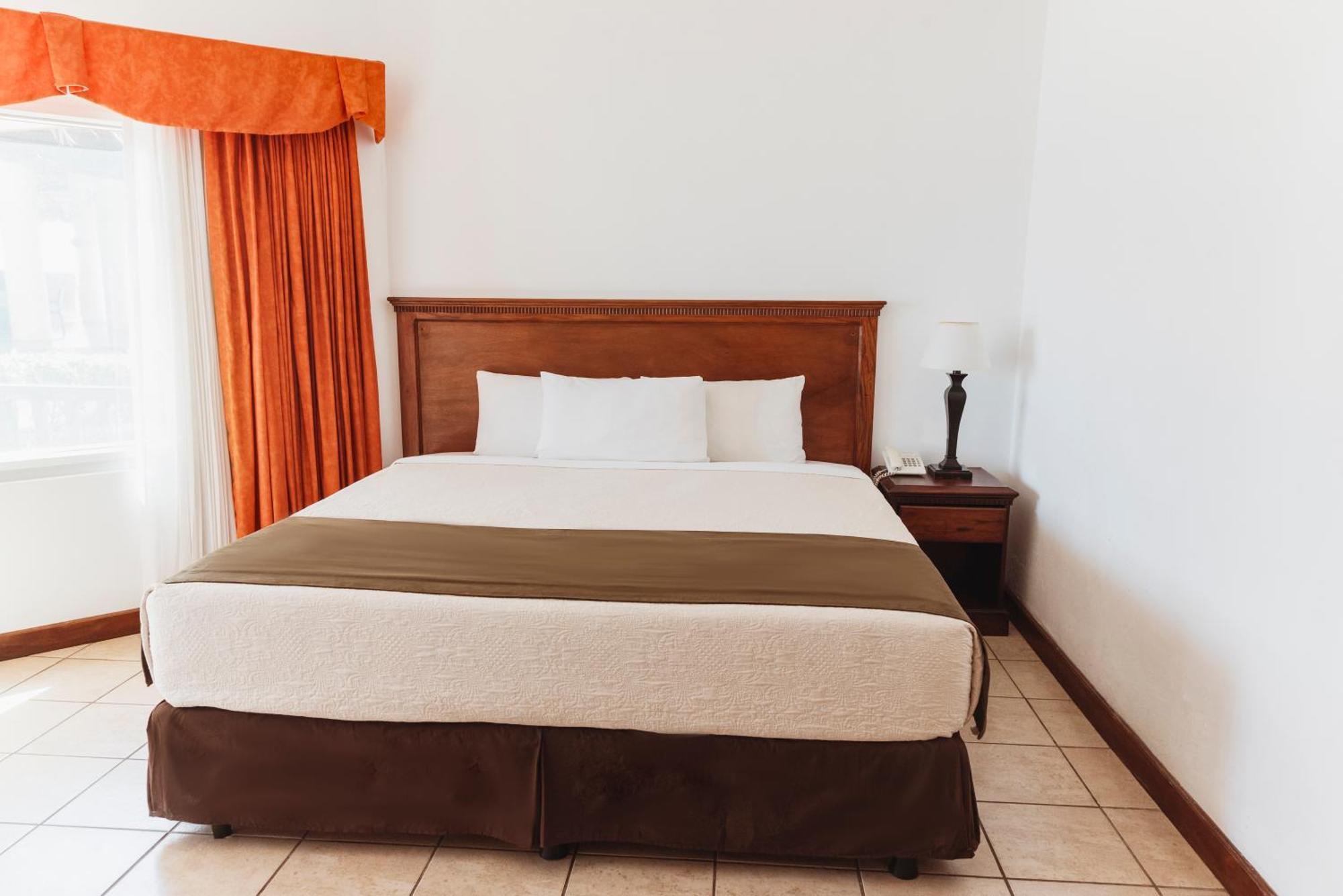 Hotel Cayman Suites مونتيريكو المظهر الخارجي الصورة