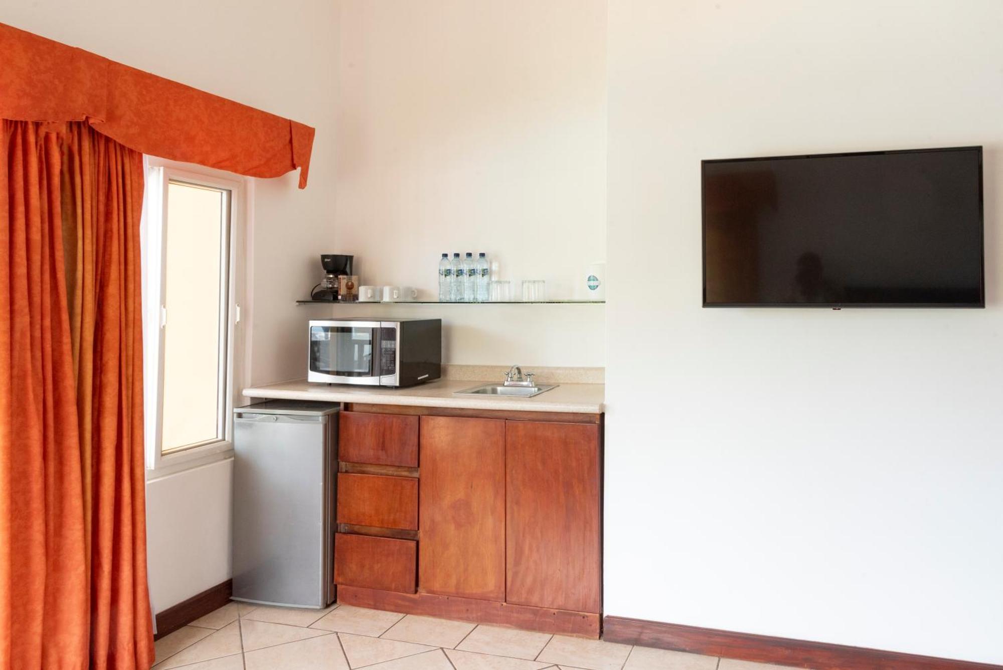 Hotel Cayman Suites مونتيريكو المظهر الخارجي الصورة