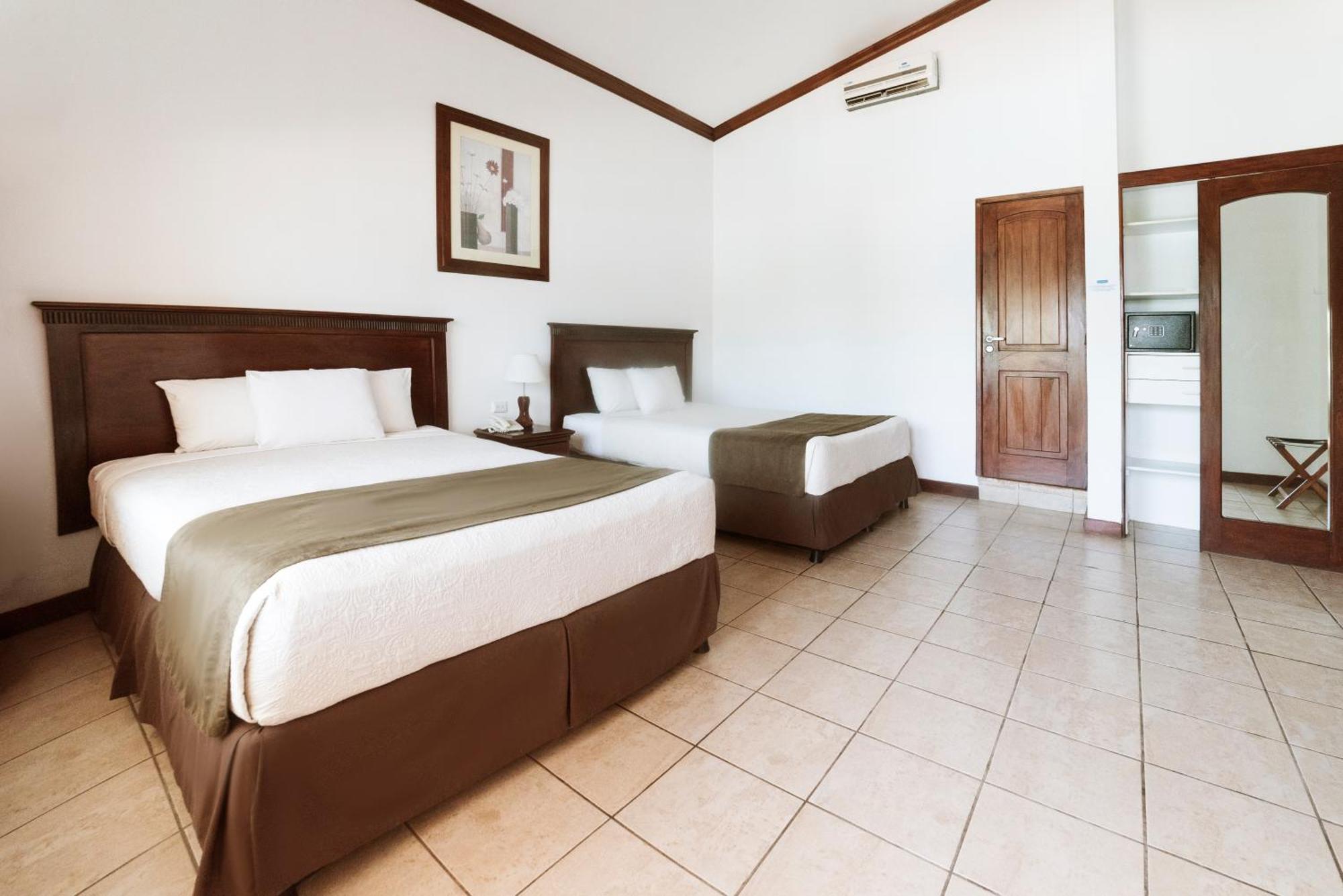 Hotel Cayman Suites مونتيريكو المظهر الخارجي الصورة