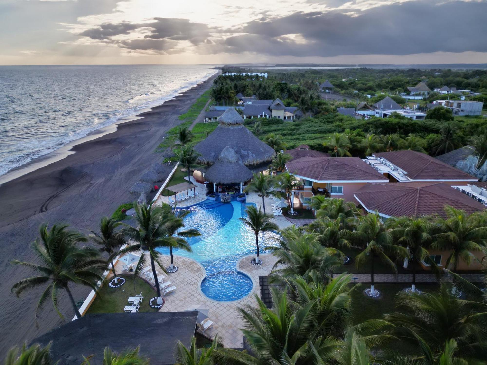 Hotel Cayman Suites مونتيريكو المظهر الخارجي الصورة