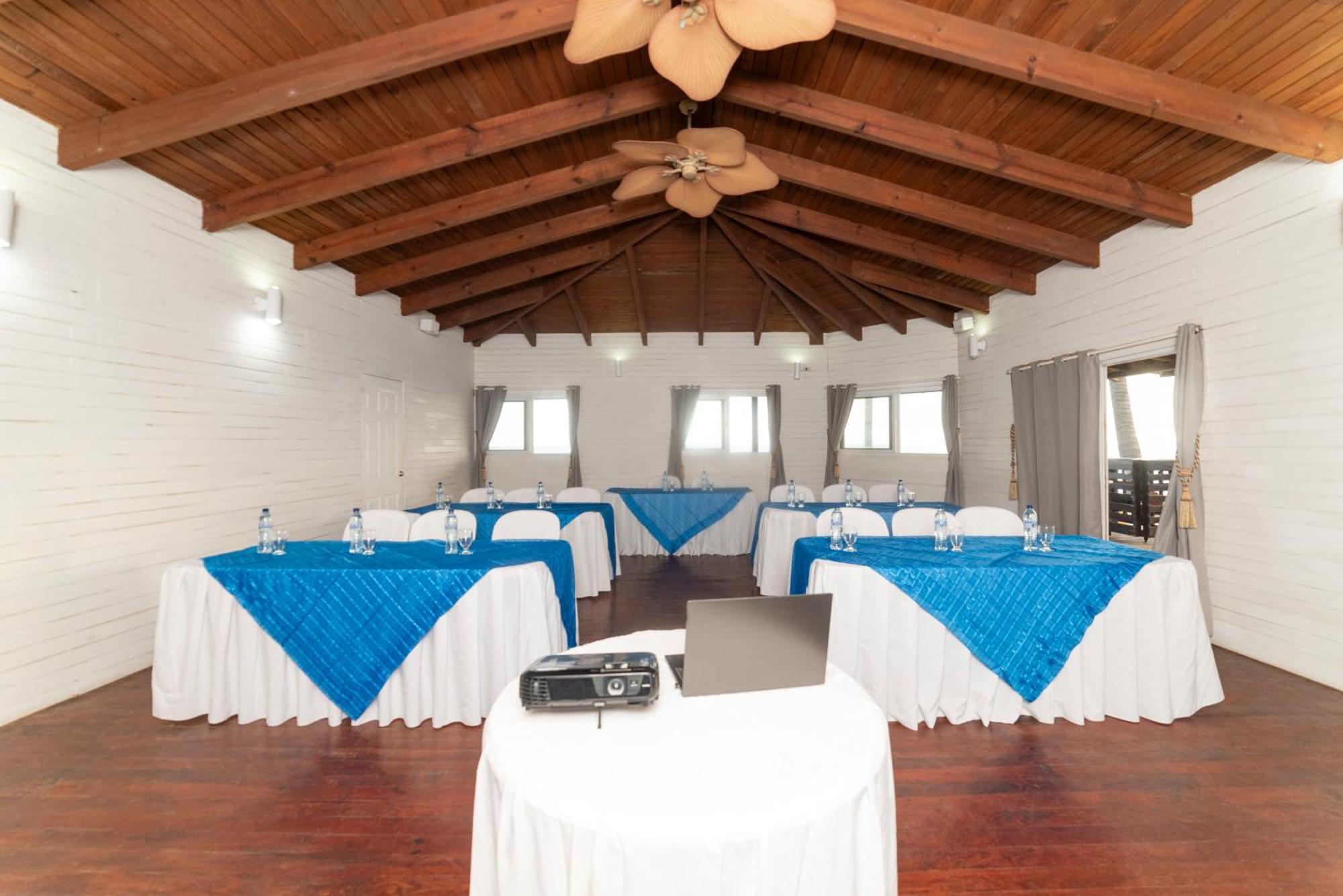 Hotel Cayman Suites مونتيريكو المظهر الخارجي الصورة