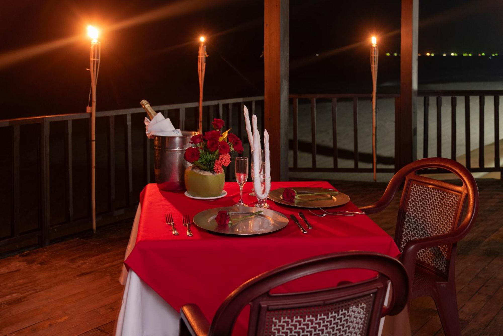 Hotel Cayman Suites مونتيريكو المظهر الخارجي الصورة