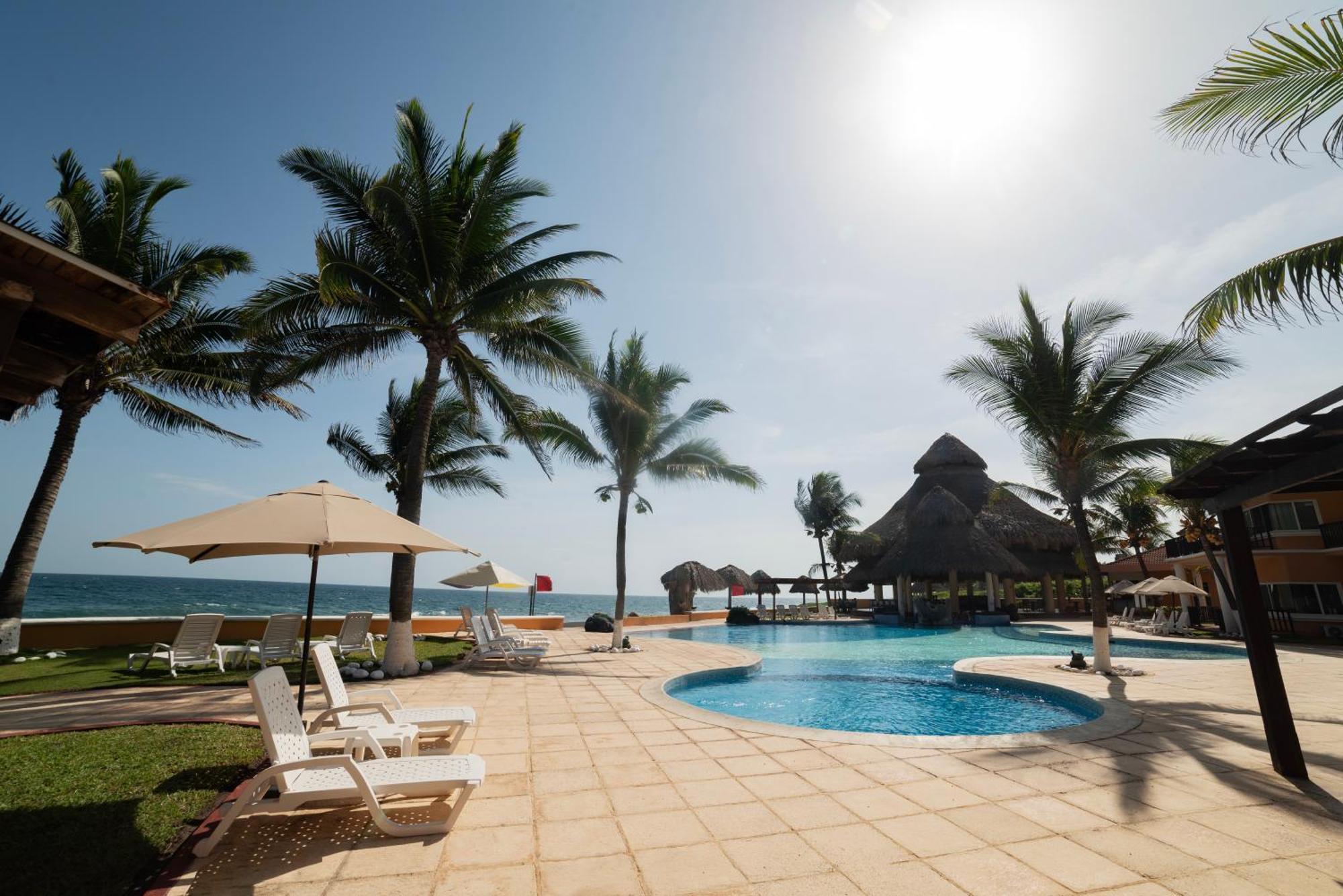 Hotel Cayman Suites مونتيريكو المظهر الخارجي الصورة