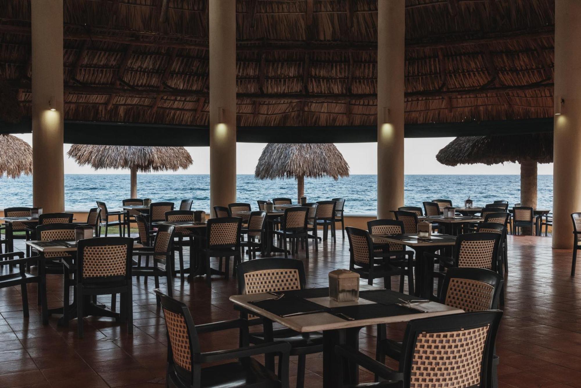 Hotel Cayman Suites مونتيريكو المظهر الخارجي الصورة